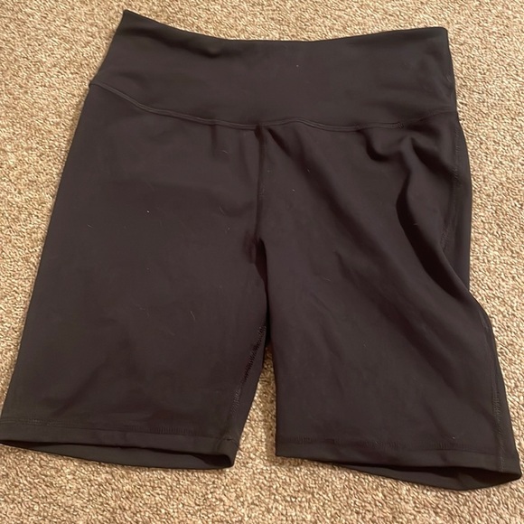 Active USA Pants - Black Biker Shorts